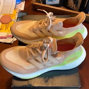 Adidas ultra boost, like new! Only worn 1 time